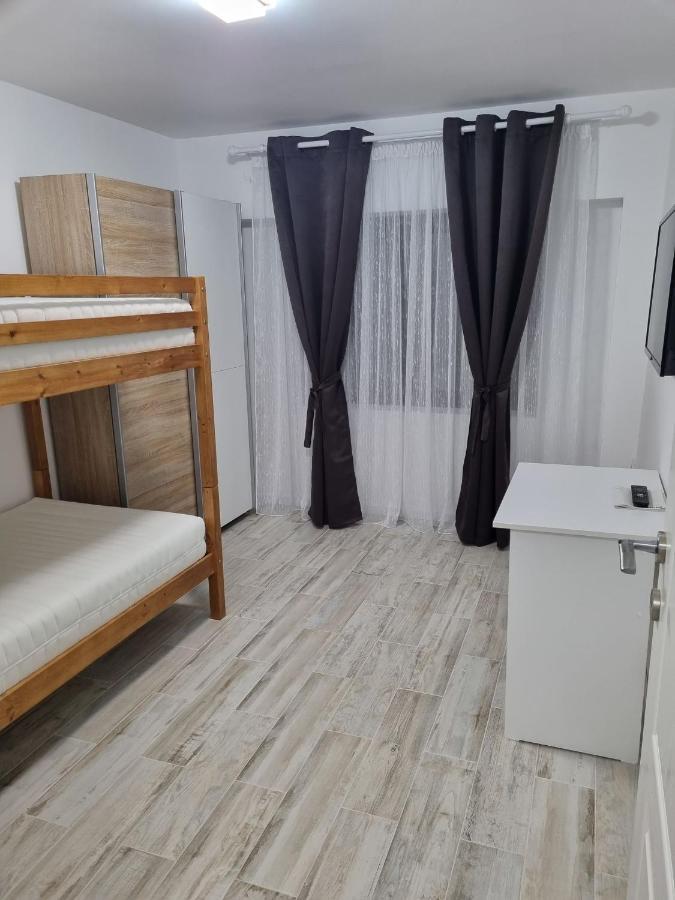 Luxurious Apartment With 3 Rooms And 2 Bathrooms In Corabia Экстерьер фото