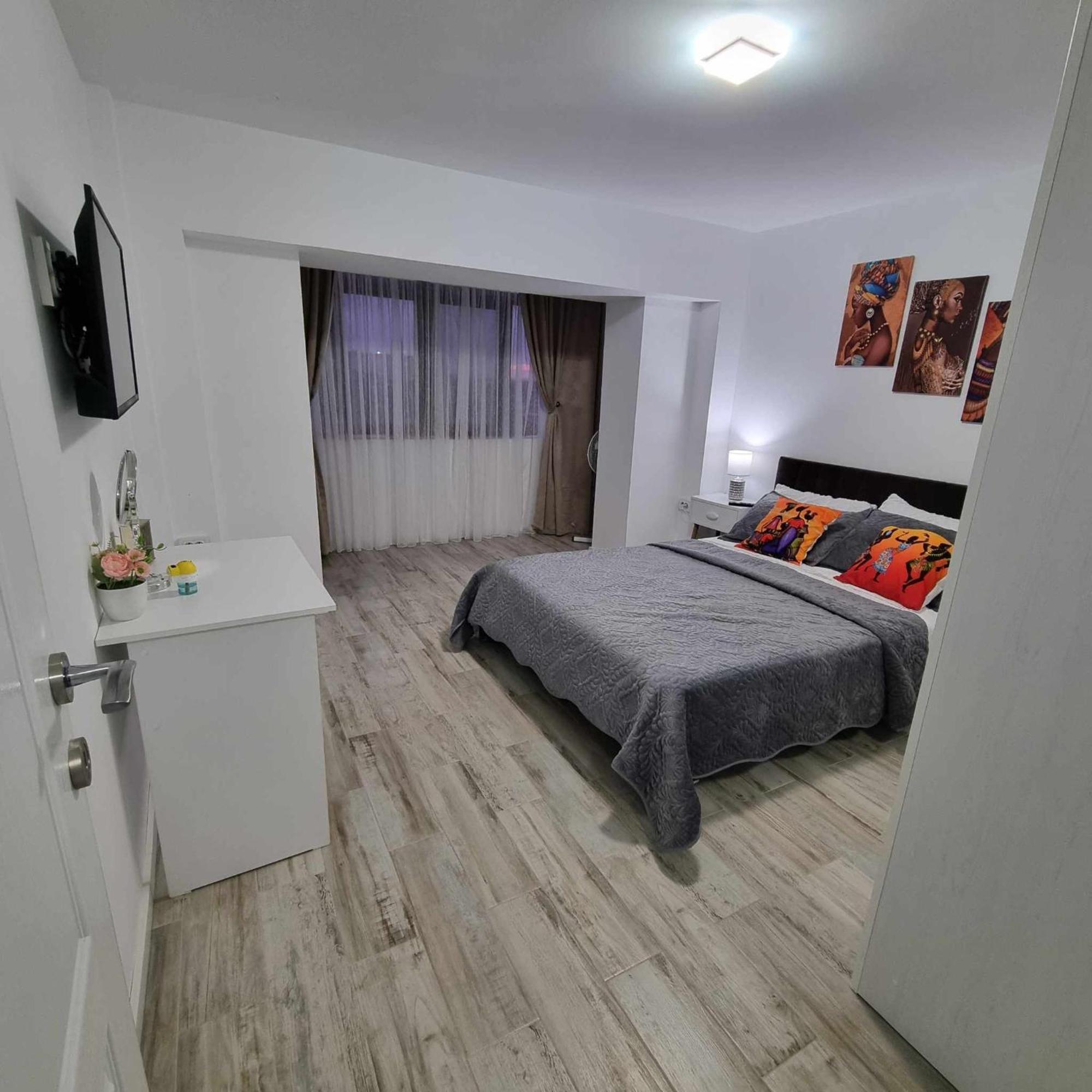 Luxurious Apartment With 3 Rooms And 2 Bathrooms In Corabia Экстерьер фото
